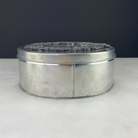 Vintage Metzke Pewter French Horn Christmas Tin - Picture 4 of 10